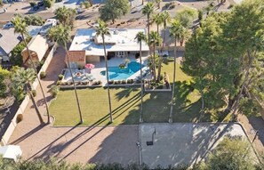 Exterior - Spacious 5-bedroom house in Scottsdale most desirable neighborhood! (Scottsdale)