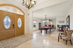 Games room - Spacious 5-bedroom house in Scottsdale most desirable neighborhood! (Scottsdale)