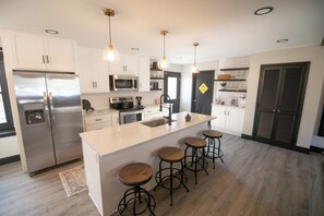 Private kitchen - Charming 3 Bedroom Ranch in Keystone at the Crossing (Indianapolis)