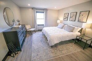 3 bedrooms, iron/ironing board, Internet, bed sheets - Charming 3 Bedroom Ranch in Keystone at the Crossing (Indianapolis)