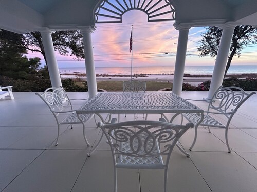 “Sand Castle” Beachfront house in Waveland MS freshly renovated