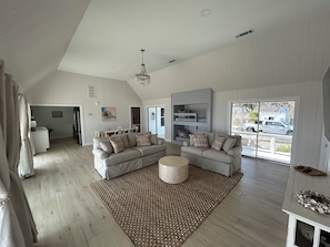 Living area - “Sand Castle” Beachfront house in Waveland MS freshly renovated (Waveland)