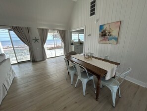 Dining - “Sand Castle” Beachfront house in Waveland MS freshly renovated (Waveland)
