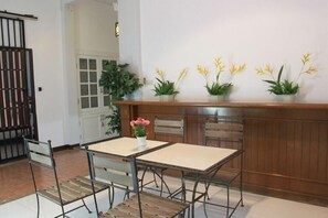Dining - CM Apartment (Chiang Mai)