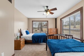 6 soverom, strykejern/-brett, reiseseng for barn og wi-fi (inkludert)