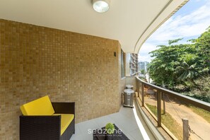 Apartment | Terrace/patio - Apt w/ Balcony Steps From the Sea, Ilheus Erw0301 (Ilhéus)
