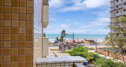 Apt w/ Balcony Steps From the Sea, Ilheus Erw0301