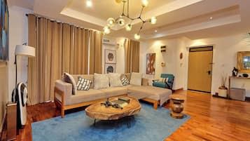 Luksus-lejlighed - udsigt til have | Opholdsområde