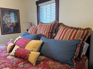 2 dormitorios, tabla de planchar con plancha, wifi y ropa de cama