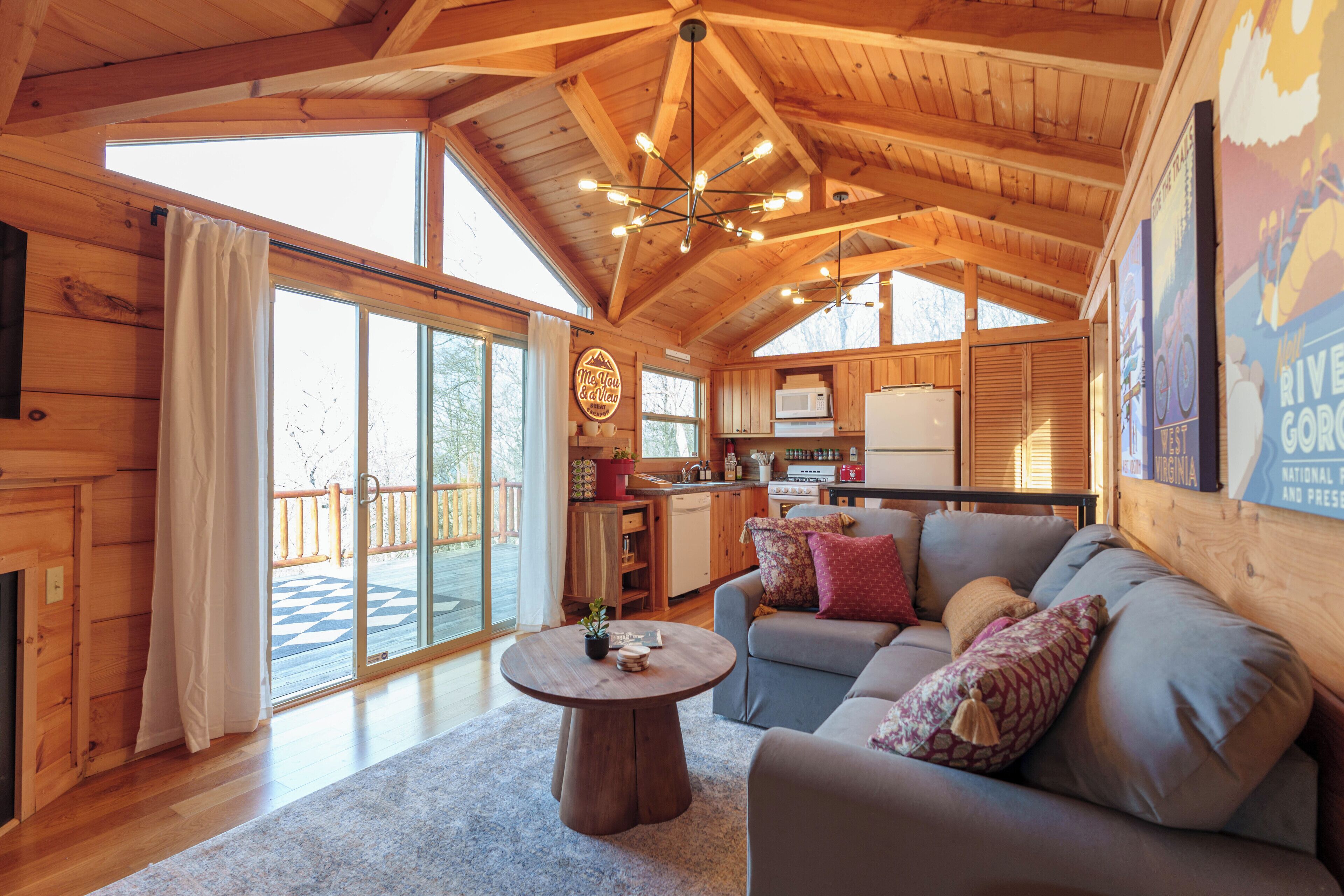 Smart TV, fireplace, stereo