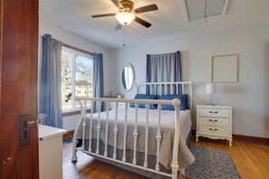 1 bedroom, iron/ironing board, internet, bed sheets