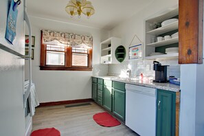 Microwave, oven, stovetop, dishwasher