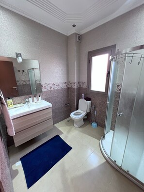 Shower, hair dryer, towels, toilet paper - Luxury apartment just 5 minutes from the city center, (Marrakesh)