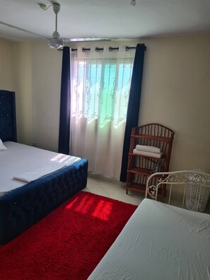 Iron/ironing board, internet - Private room in rental unit in Mombasa, Kenya (Mombasa)