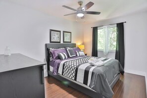 5 bedrooms, iron/ironing board, WiFi, bed sheets