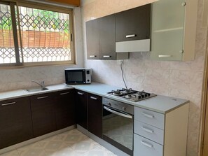 Luxury Villa | Private kitchen - Ave Maria Residences (Tema)