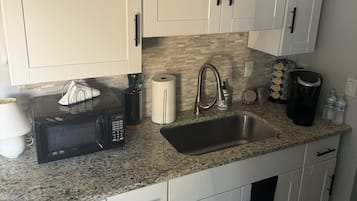 Fridge, microwave, oven, coffee/tea maker