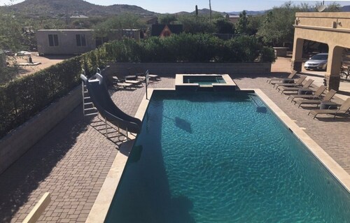 Unique 1-bdrm guesthouse with 24hr access to Pool & Jacuzzi