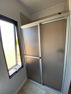 Classic Room | Bathroom