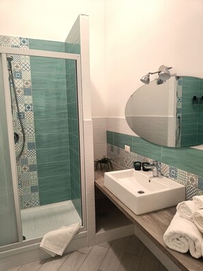 Double Room, Courtyard View | Bathroom | Shower, hair dryer, towels, soap - Pansini Ruggiero's Rooms (Naples)