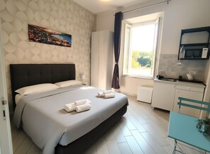 Desk, laptop workspace, iron/ironing board, free WiFi - Pansini Ruggiero's Apartaments (Naples)