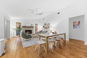 Interior -  *Family & Dog Friendly* Heated Pool, Hot Tub, Game Room, 2 Kings*Boutique Style (Bradenton)