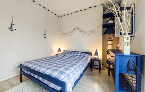 1 habitación, tabla de planchar con plancha y wifi gratis 