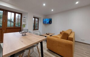 Interior - Lovely home in Verteuil-sur-Charente with WiFi (Verteuil-sur-Charente)