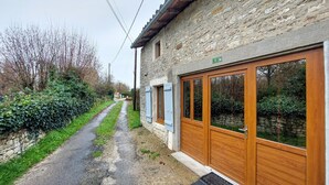 Exterior detail - 1 bedroom lovely home in Verteuil-sur-Charente (Verteuil-sur-Charente)