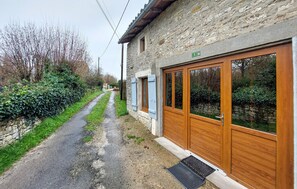Exterior detail - Lovely home in Verteuil-sur-Charente with WiFi (Verteuil-sur-Charente)