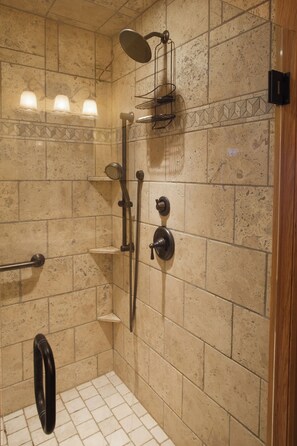 Eco-friendly toiletries, hair dryer, towels, soap - The Scarlet Pimpernel Suite at French Country Manor B&B (New Providence)