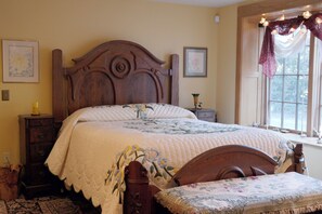 1 bedroom, desk, iron/ironing board, free WiFi - The Scarlet Pimpernel Suite at French Country Manor B&B (New Providence)