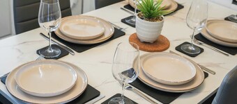 Extended Stay Welcome - Sleeps 5 - Free Parking