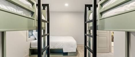 Desk, WiFi, bed sheets