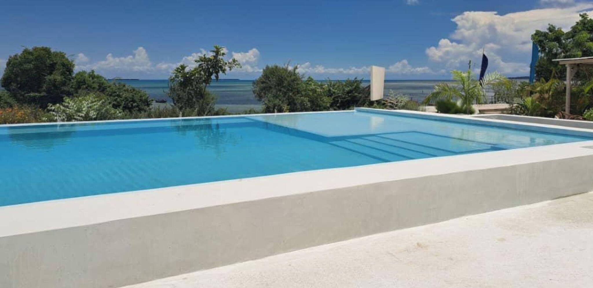 Hồ bơi ngoài trời 