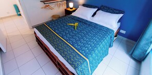 Căn hộ có thiết kế đặc sắc, 1 phòng ngủ, quang cảnh vườn, tầng trệt | Màn/rèm cản sáng, bàn ủi/dụng cụ ủi quần áo 