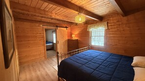 4 makuuhuonetta, silitysrauta/-lauta, Wi-Fi, vuodevaatteet