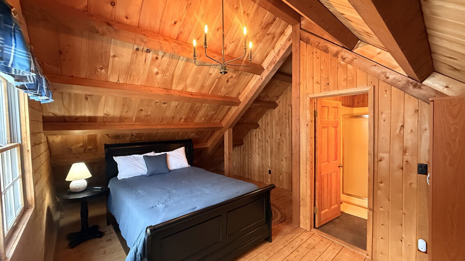 4 makuuhuonetta, silitysrauta/-lauta, Wi-Fi, vuodevaatteet
