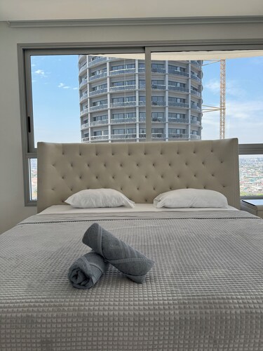 Luxury apartment, incredible sunset view! Petfriendly