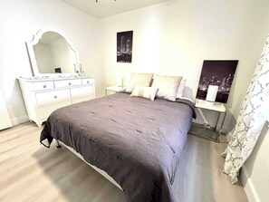 2 bedrooms, iron/ironing board, WiFi, bed sheets - Humble Haven - 2BR/1BA - Close to Hospitals (Lubbock)