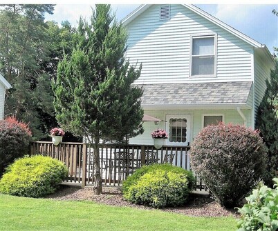 Baseball Property 3 Separate Homes Sleeps 20. Multiple Families & Teams Welcome.