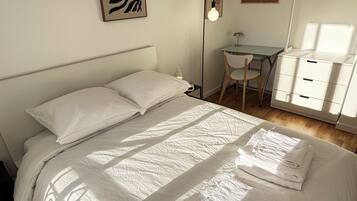 1 soverom, skrivebord, strykejern/-brett og wi-fi (inkludert)