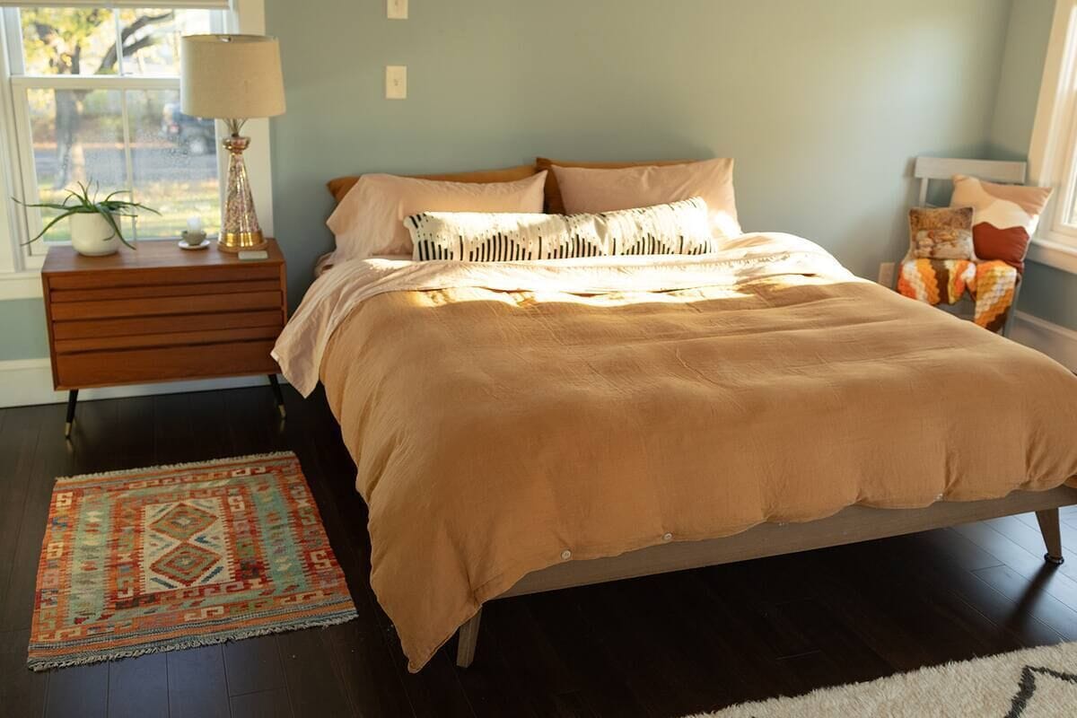 Strykejern/-brett, internettilgang og sengetøy