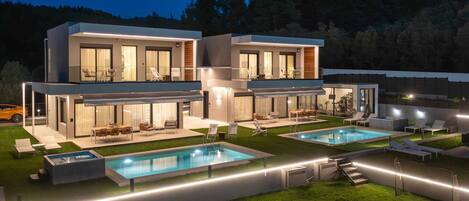 Et oppvarmet basseng