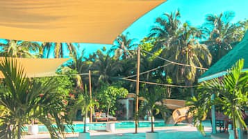 2 piscine all'aperto