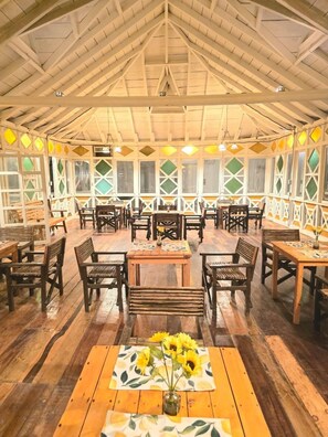Restaurant - Hotel Isla Azul  (Rosario Islands)