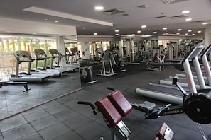 Fitness facility - Chic 1BR with the City Views (Dubai)