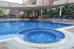 Pool - Chic 1BR with the City Views (Dubai)