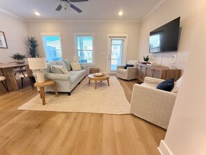 Living area - Coastal Retreat/1 Mile to Beach/Pool/Golf Cart Available (Panama City Beach)