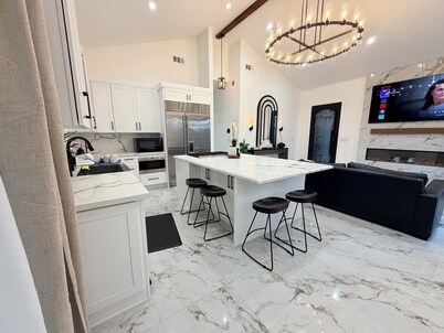 Pool + EV Charger • Near Disney & Great Wolf  Central OC